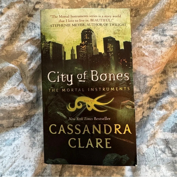 Other - City of Bones (The Mortal Instruments Book 1)  Paperback Book YA Fantasy